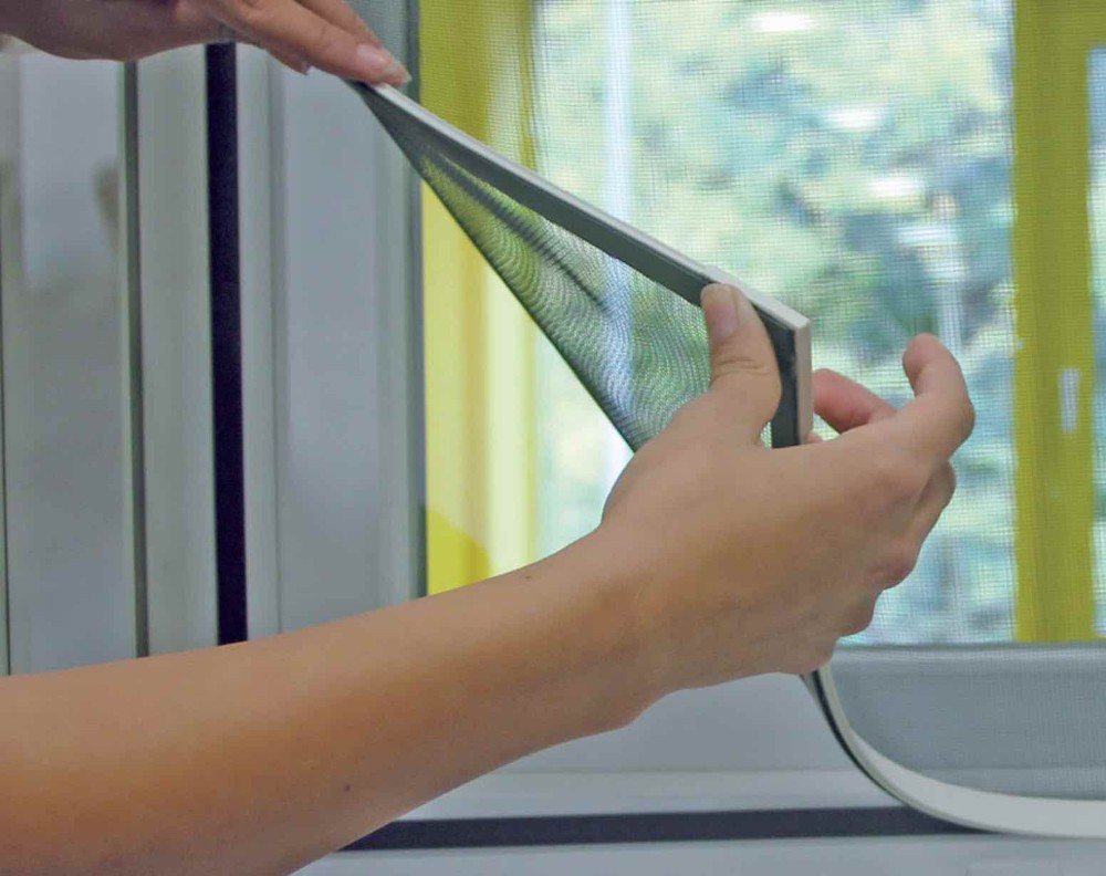 Flyscreen repair